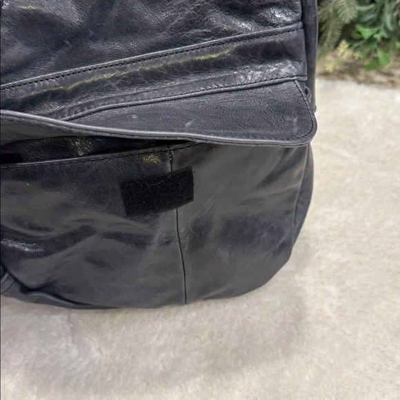 Leather backpack - Picture 4 of 11